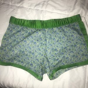 Sleep shorts with silk trim